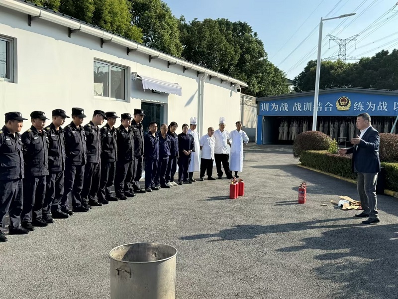 消防演練現(xiàn)場(chǎng)講解_百?gòu)?qiáng)物業(yè)公司