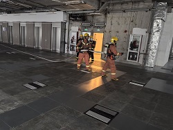 消防中隊滅火操作演示_上海物業(yè)公司