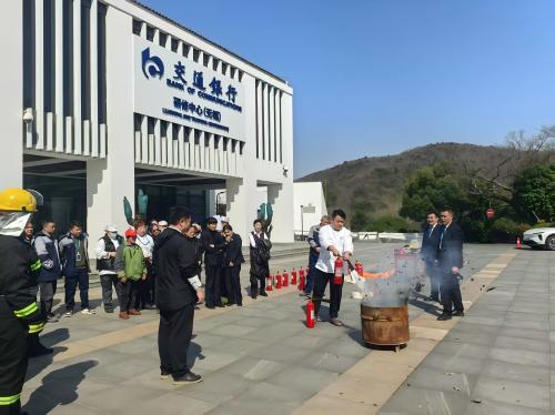 實操演練：使用滅火器_上海物業(yè)管理公司